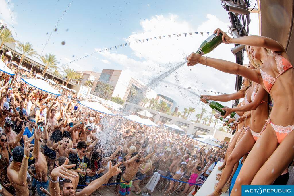 The best pool party in the world! 💦 #HelloSoju #WetRepublic #EDCWeek