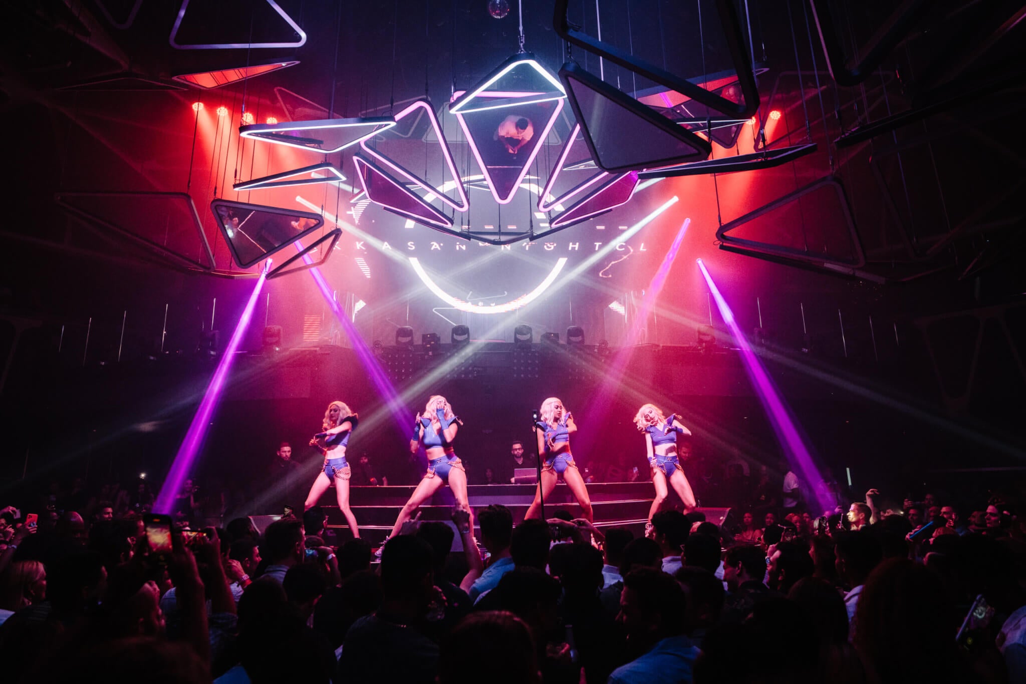 dancers at Hakkasan