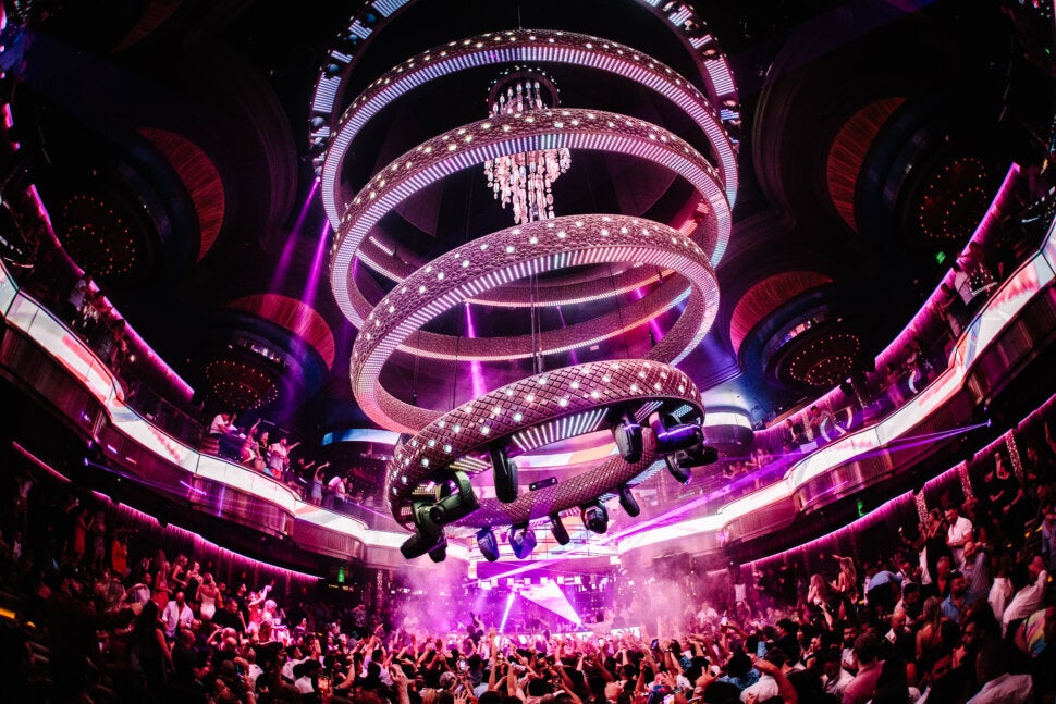 Omnia Chandelier