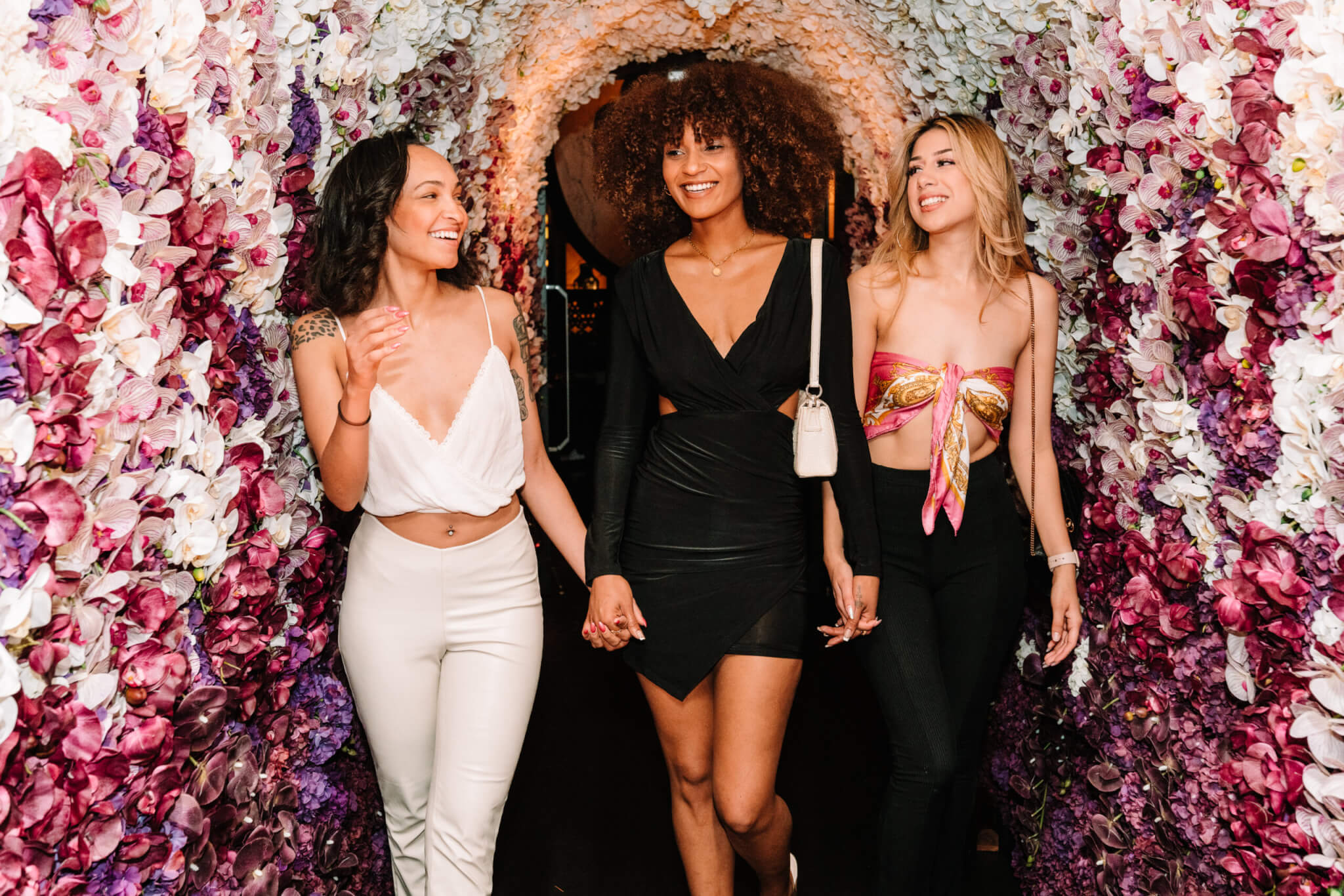 girls in hakkasan tunnel