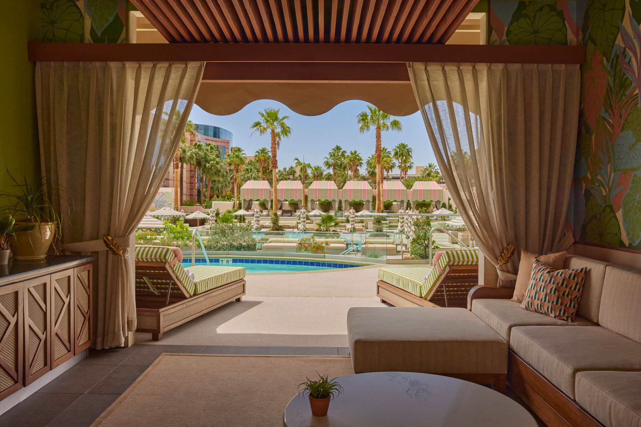 Palm tree beach club Bungalow