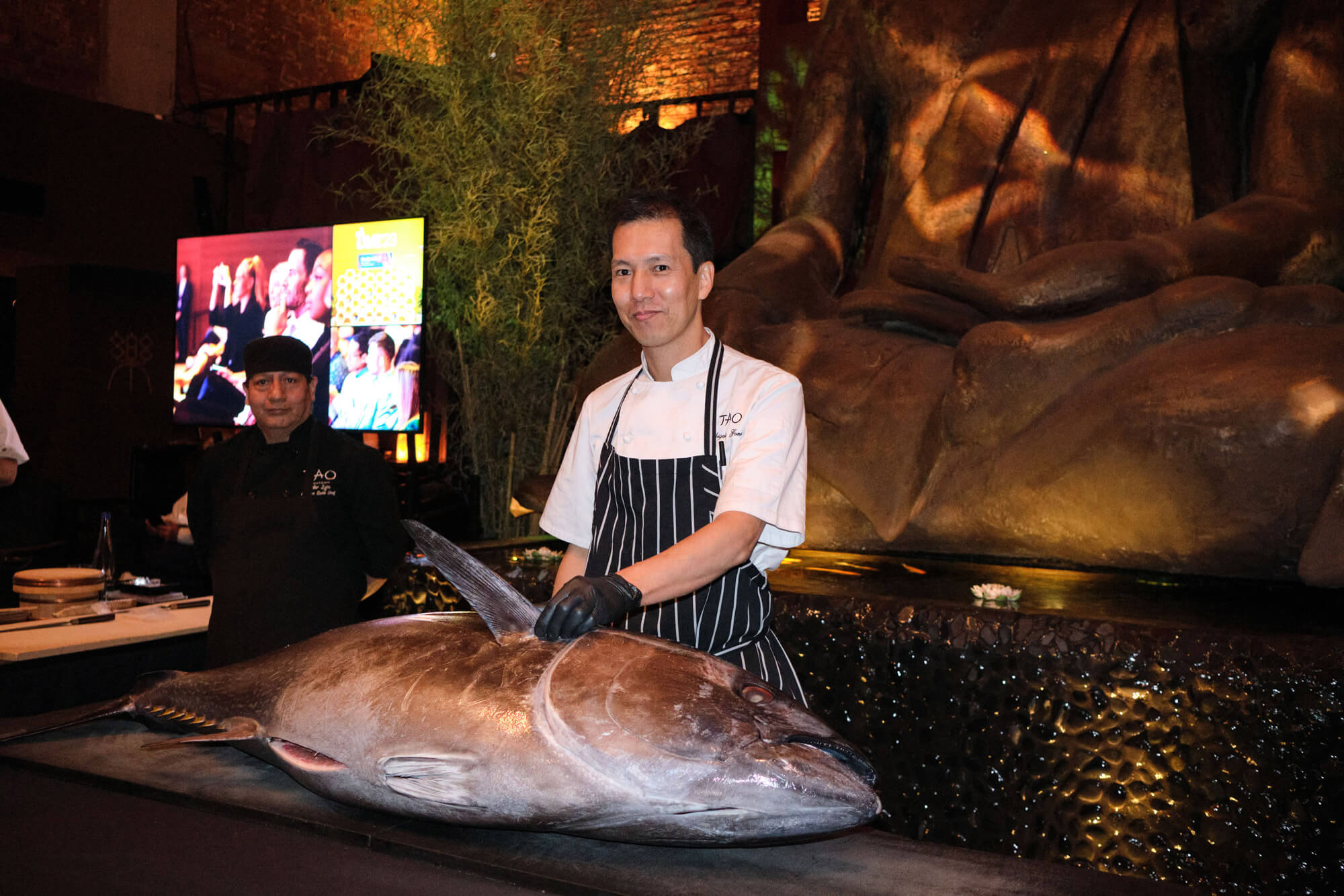 Tuna carving station